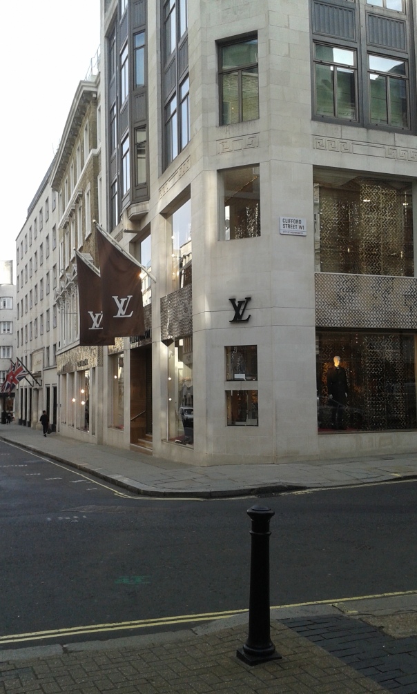 Louis Vuitton, New Bond Street, London W1S | jaydenstwentyfoursevenlondon